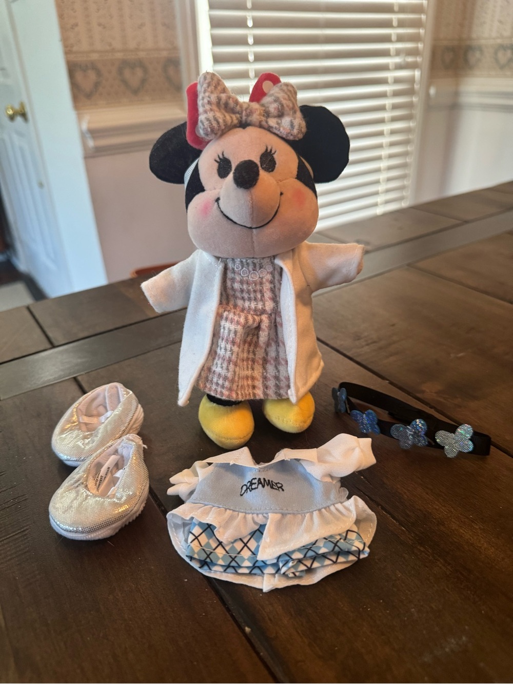 Minnie Mouse NuiMOs w/ outfits!